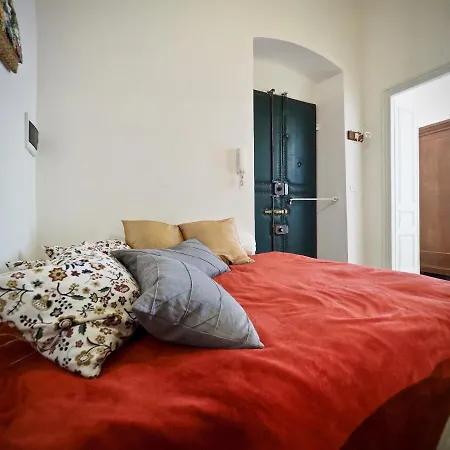 Comoda Casa Paleocapa Con Giardino Γένοβα